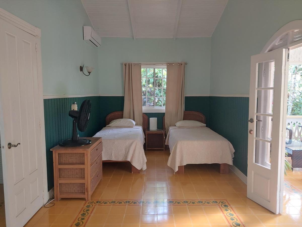 Playa Negra Guesthouse Cahuita Eksteriør bilde